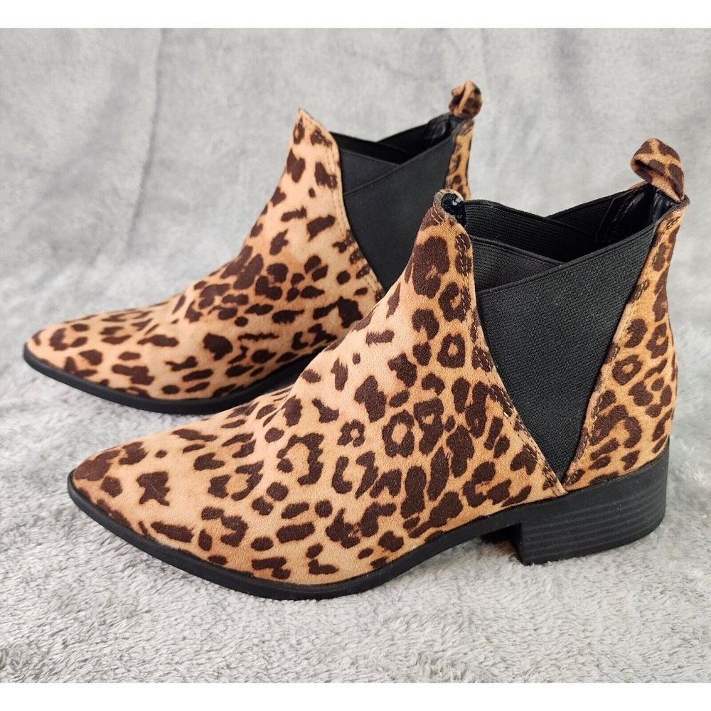 Bella Vita Boots Womens Size 6.5 Leopard Print Faux‎ Suede Western Ankle Booties
